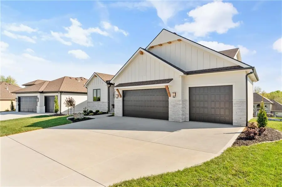 4332 NE Hideaway Drive, Lees Summit, MO 64064 - #3