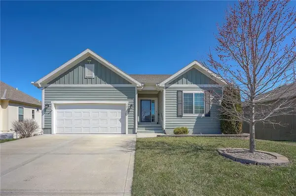 1817 Prairie Grass Drive, Raymore, MO 64083