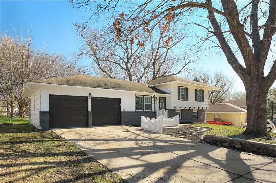 4907 Crescent Avenue, Kansas City, MO 64133 - #3