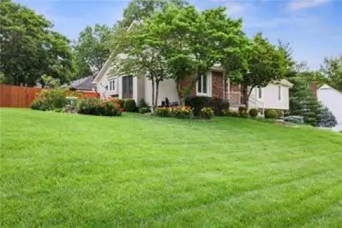 2600 S Cochise Avenue, Independence, MO 64057 - #1