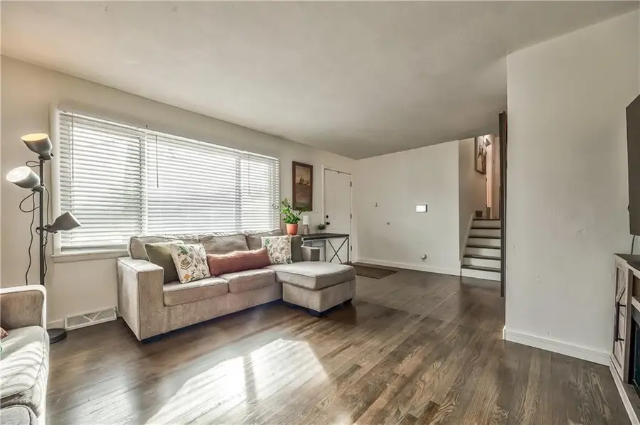 5224 Nieman Road, Shawnee, KS 66203 - #3