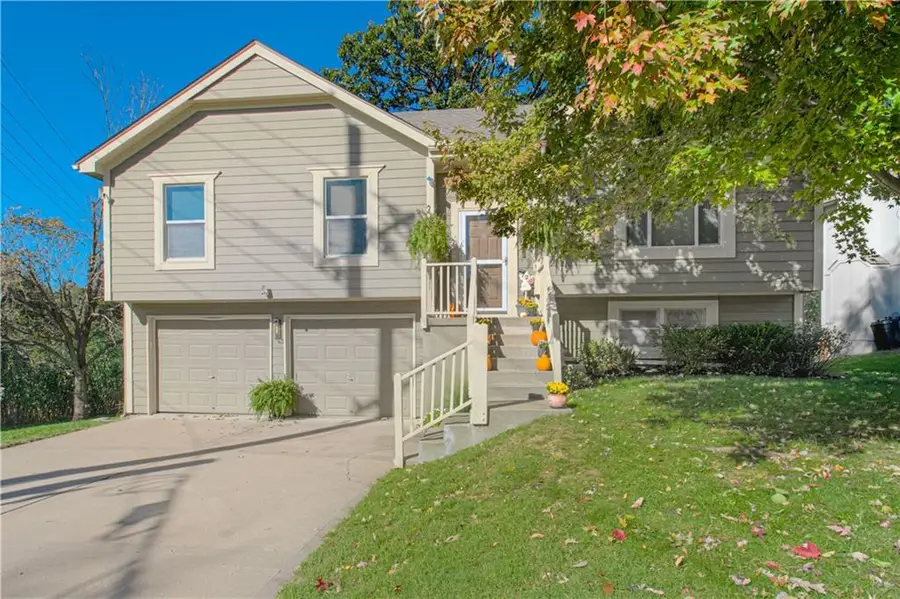 7132 N Hickory Street, Kansas City, MO 64118 - #3