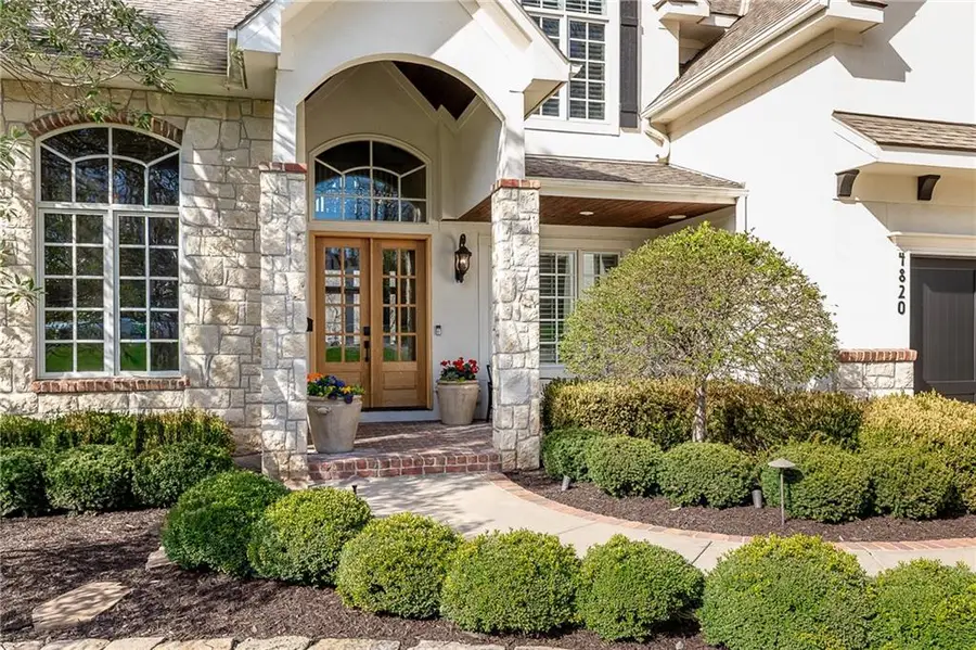 4820 W 68 Street, Prairie Village, KS 66208 - #2