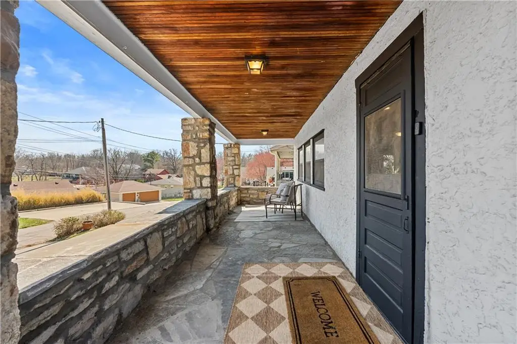 100 Anchor Drive, Lake Tapawingo, MO 64015 - #1