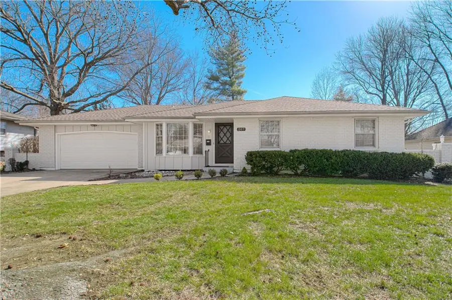 207 NW Woodbine Avenue, Lees Summit, MO 64063 - #3