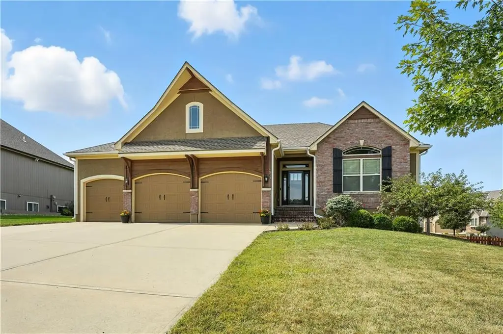 4560 NE Seneca Terrace, Lees Summit, MO 64064 - #1