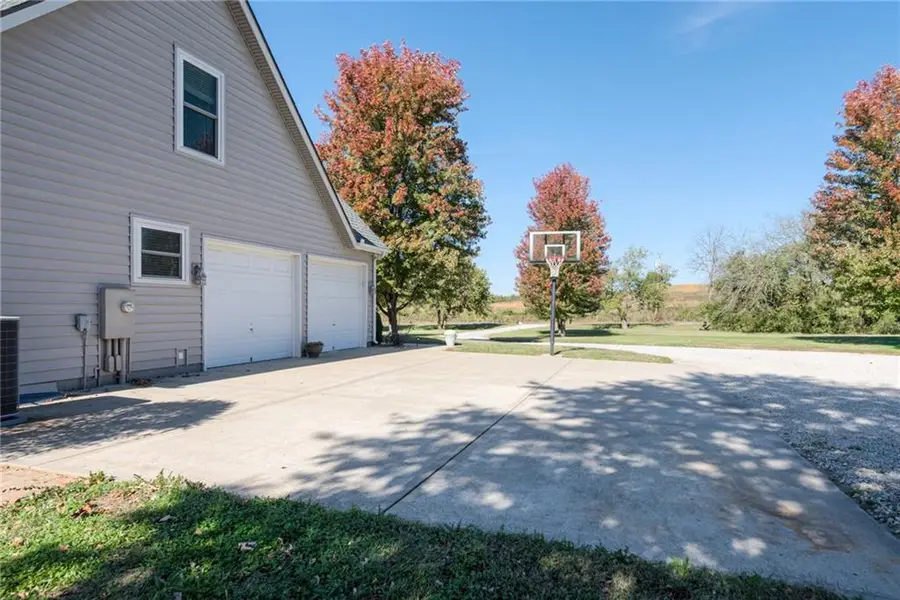 1205 E 203rd Street, Belton, MO 64012 - #2