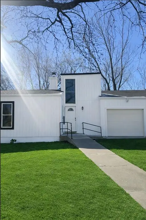 9516 Manning Avenue, Kansas City, MO 64134 - #2