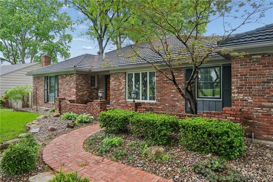 9937 Floyd Street, Overland Park, KS 66212 - #2