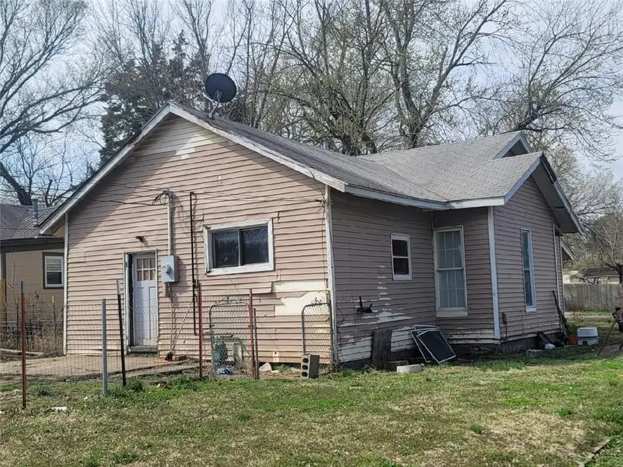 207 S Washington Street, Fort Scott, KS 66701 - #3