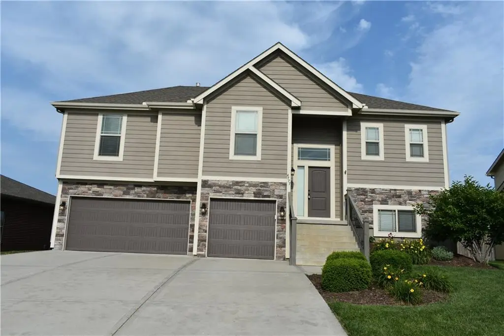 4777 S 22nd Street, Leavenworth, KS 66048 - #1