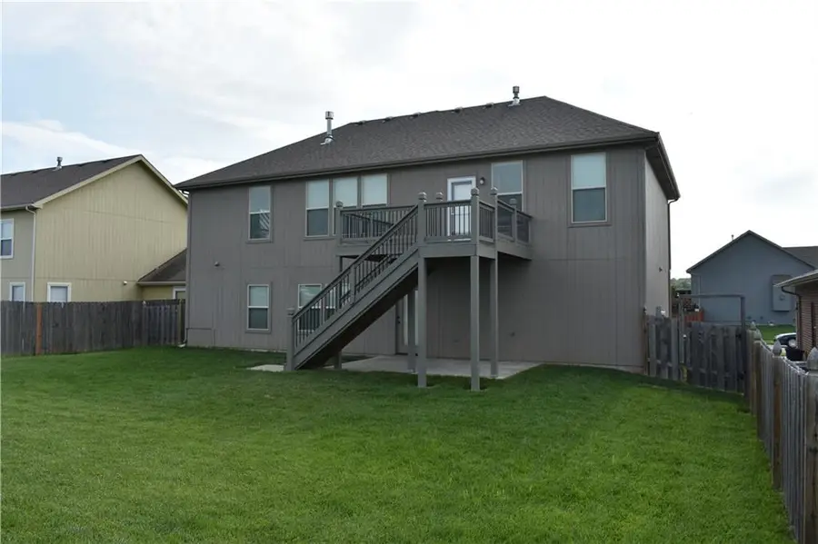 4777 S 22nd Street, Leavenworth, KS 66048 - #2