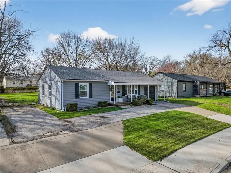 7106 Nall Avenue, Prairie Village, KS 66208 - #2