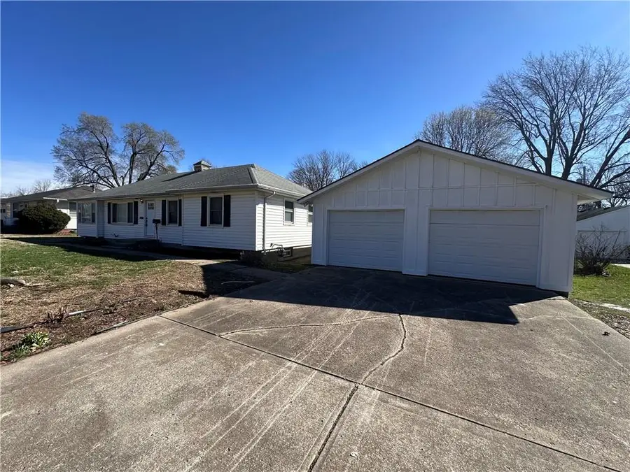 602 SW 15th Street, Blue Springs, MO 64015 - #2