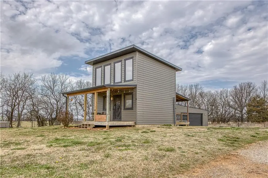 2523 SE Wyandotte Road, Columbus, KS 66725 - #3