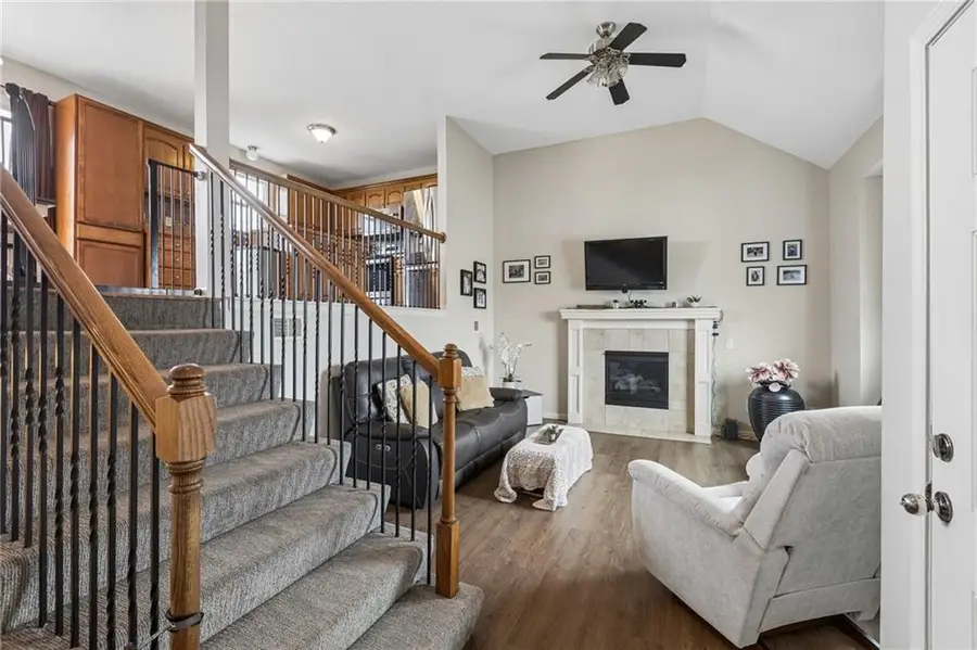 543 E Cheyenne Street, Gardner, KS 66030 - #2