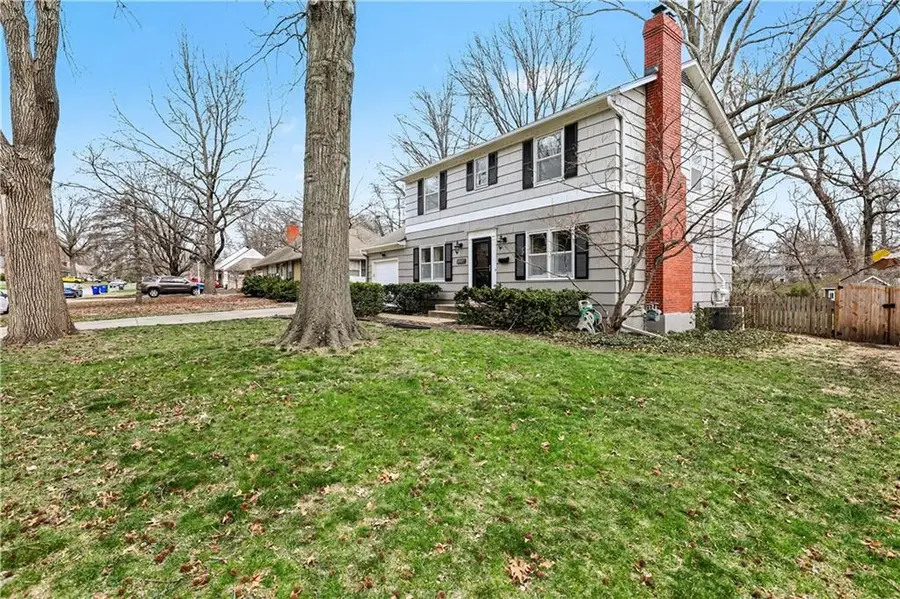 8927 Foster Lane, Overland Park, KS 66212 - #3