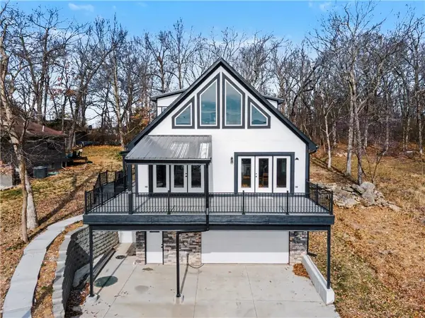 85 Lake Shore Drive, Lake Lotawana, MO 64086