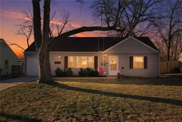 2705 W 76th Street, Prairie Village, KS 66208