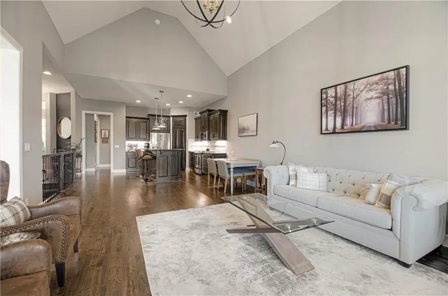 6194 Lime Stone Court, Parkville, MO 64152 - #2