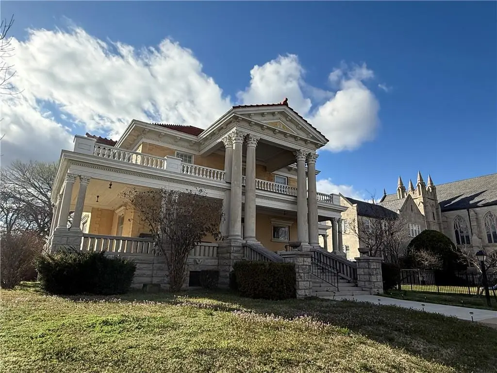 215 S 5th Street, Independence, KS 67301 - #1