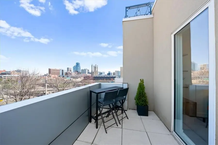 715 W 16th Street, Kansas City, MO 64108 - #3