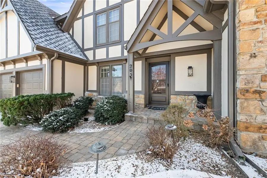 205 NE Shoreview Drive, Lees Summit, MO 64064 - #2