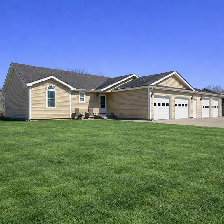 208 W 2nd Street, Garden City, MO 64747 - #1