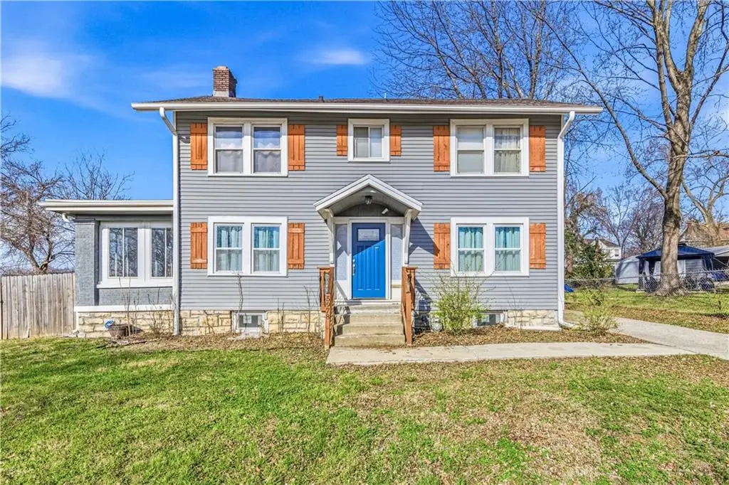 5978 Blue Hills Road, Kansas City, MO 64110 - #1