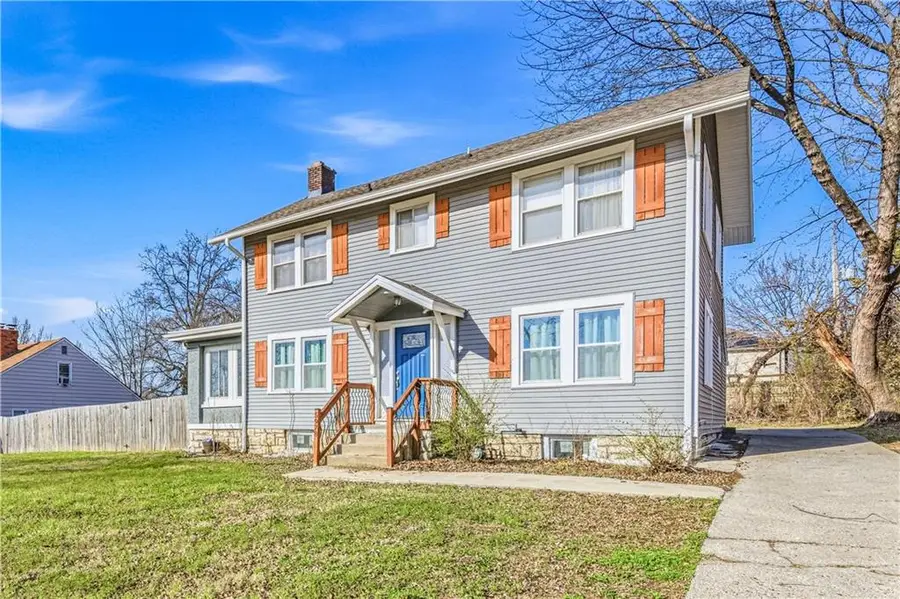 5978 Blue Hills Road, Kansas City, MO 64110 - #3