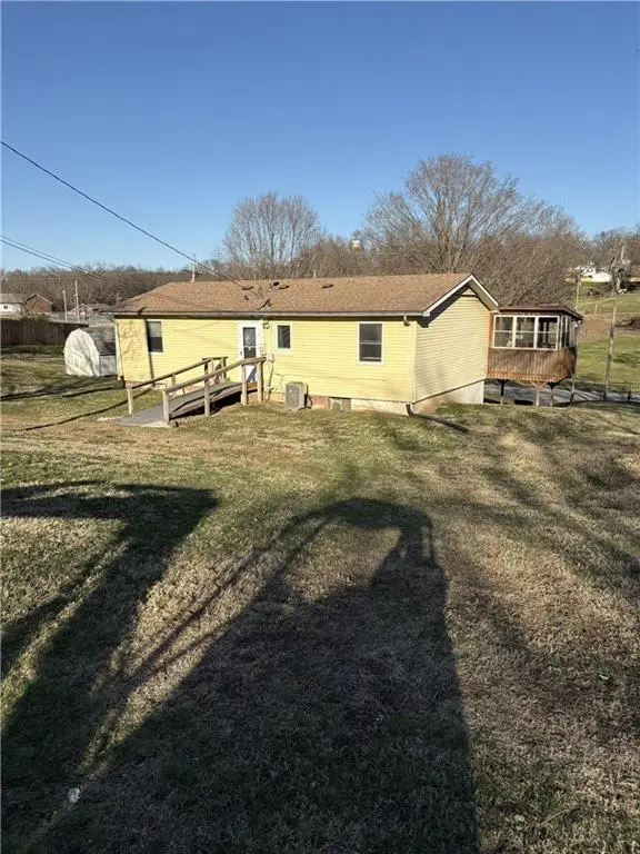 1021 N 8th Street, Atchison, KS 66002 - #2