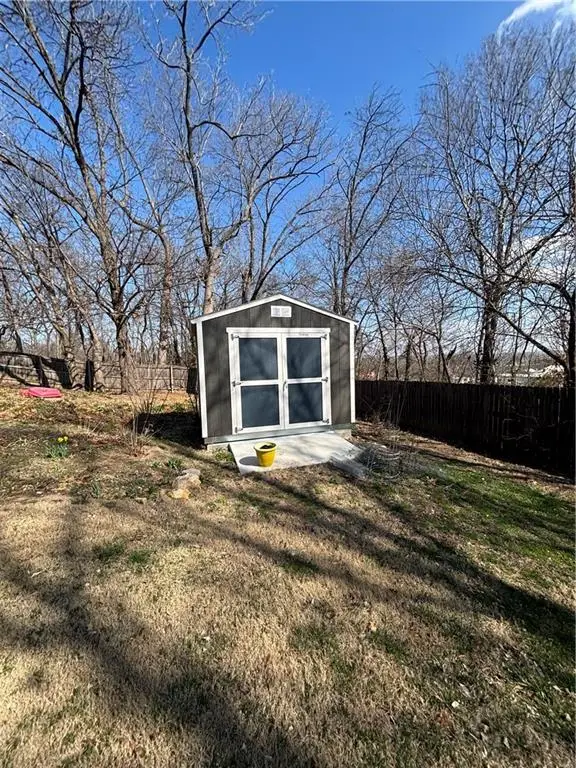 420 Rees Street, Leavenworth, KS 66048 - #3