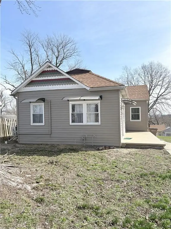 1444 S 8th Street, Atchison, KS 66002 - #2