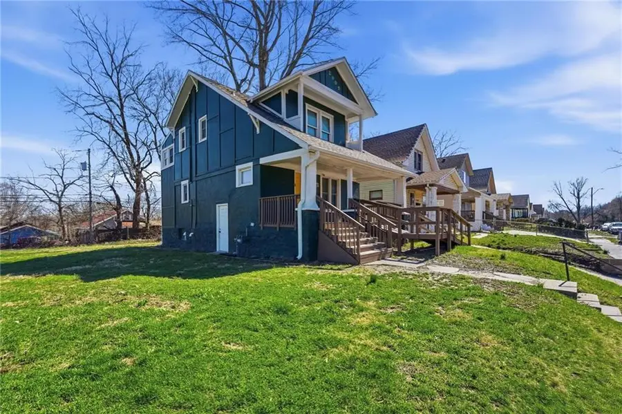 2005 Spruce Avenue, Kansas City, MO 64127 - #2