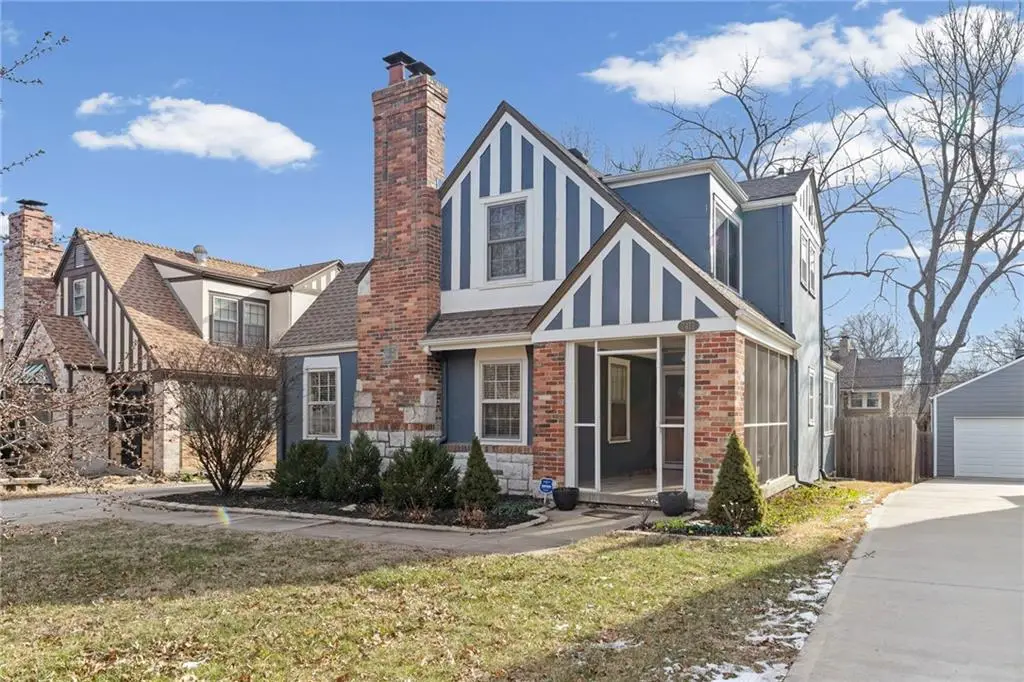 7411 Ward Parkway, Kansas City, MO 64114 - #1