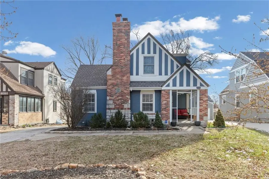 7411 Ward Parkway, Kansas City, MO 64114 - #2