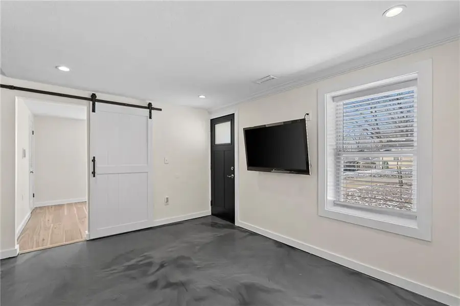 8933 Mcgee Street, Kansas City, MO 64114 - #3