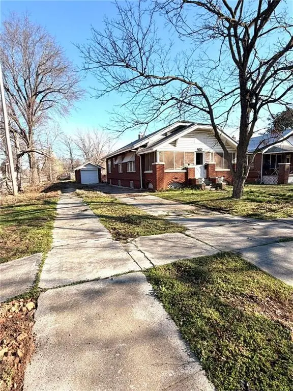 502 E 14th Street, Baxter Springs, KS 66713 - #3