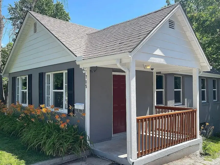 705 S Hawthorne Avenue, Independence, MO 64053 - #3