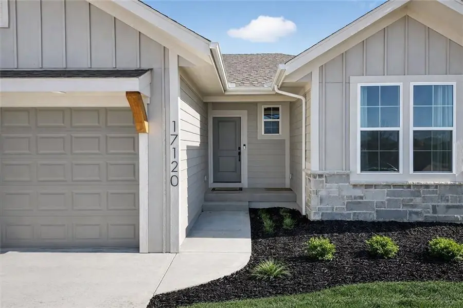 17120 W 168th Place, Olathe, KS 66062 - #2