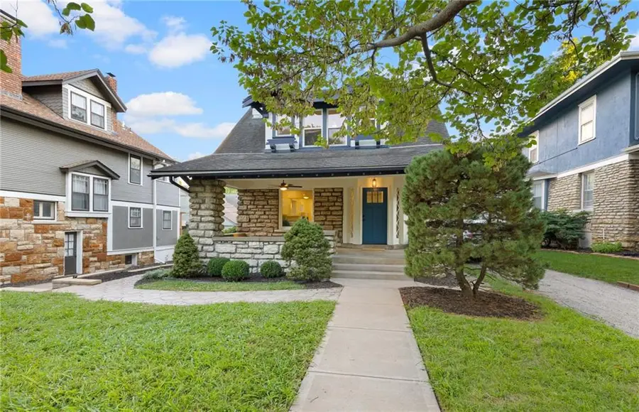 141 W 61st Terrace, Kansas City, MO 64113 - #2