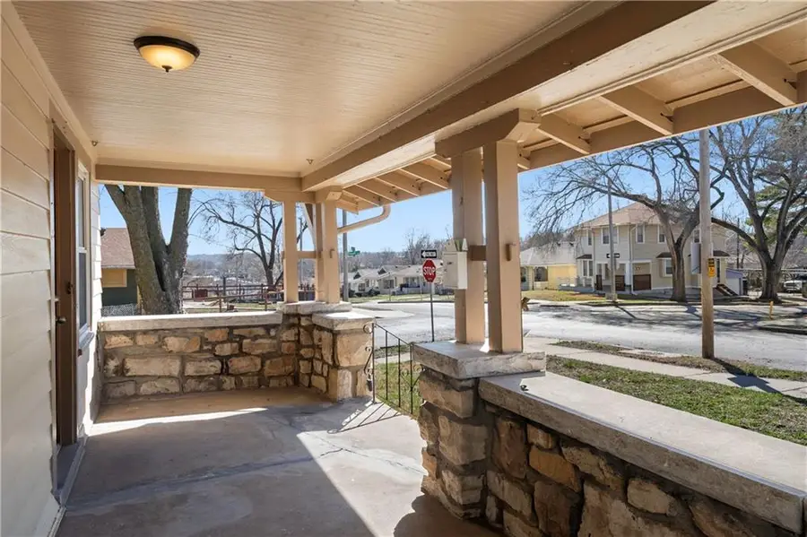 347 Lawn Avenue, Kansas City, MO 64124 - #3