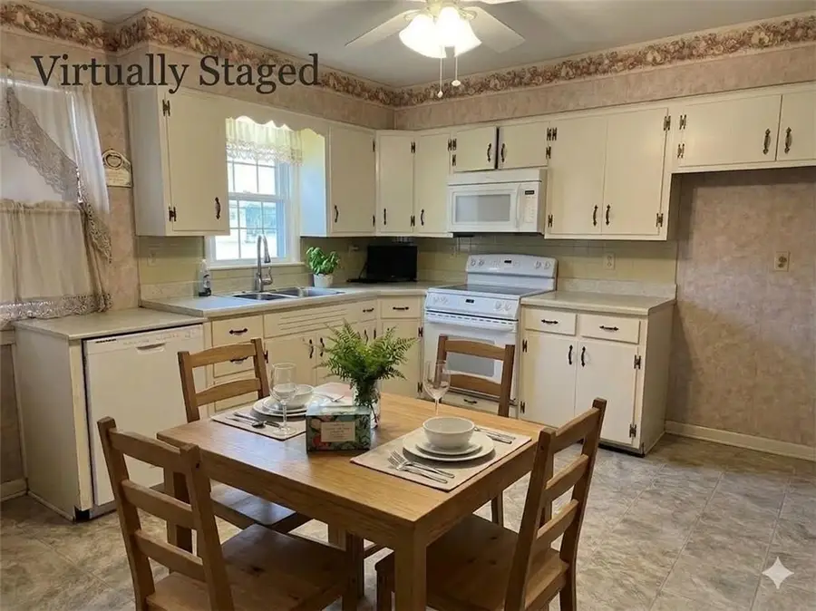 9504 E 77th Street, Raytown, MO 64138 - #3