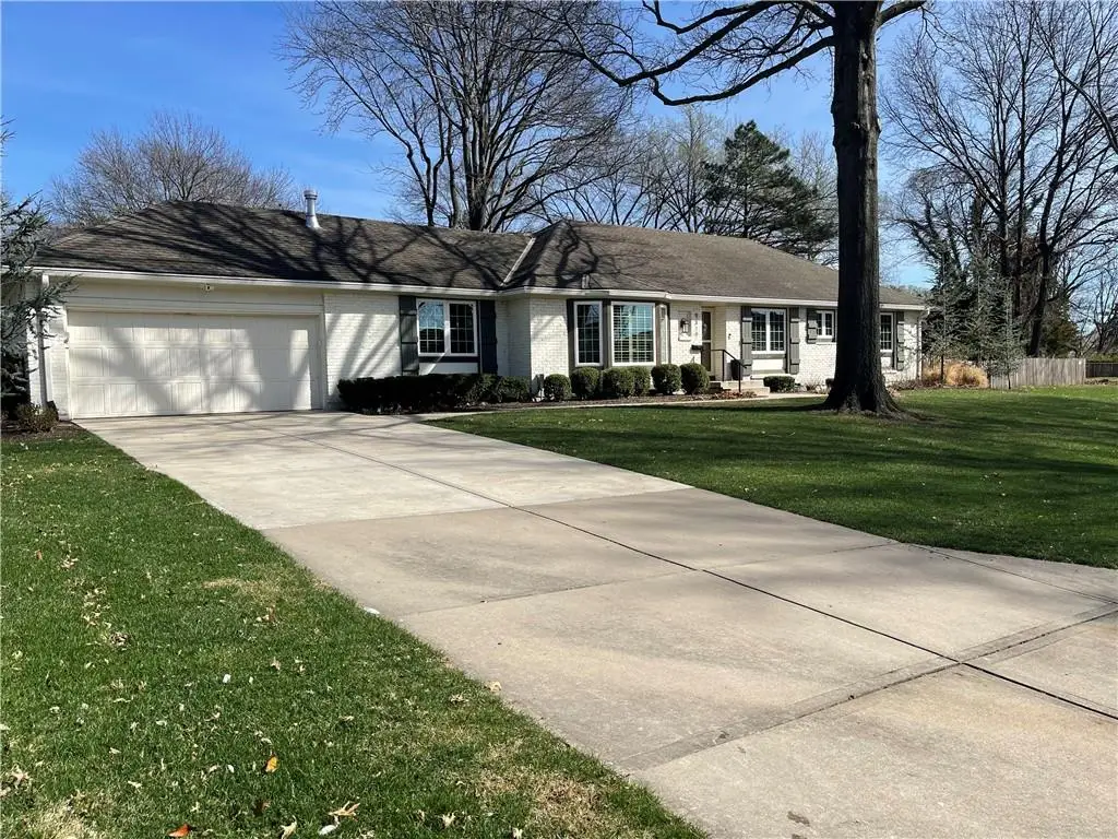 9319 Mohawk Lane, Leawood, KS 66206 - #1