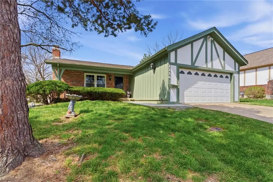 7226 Mastin Street, Merriam, KS 66203 - #2