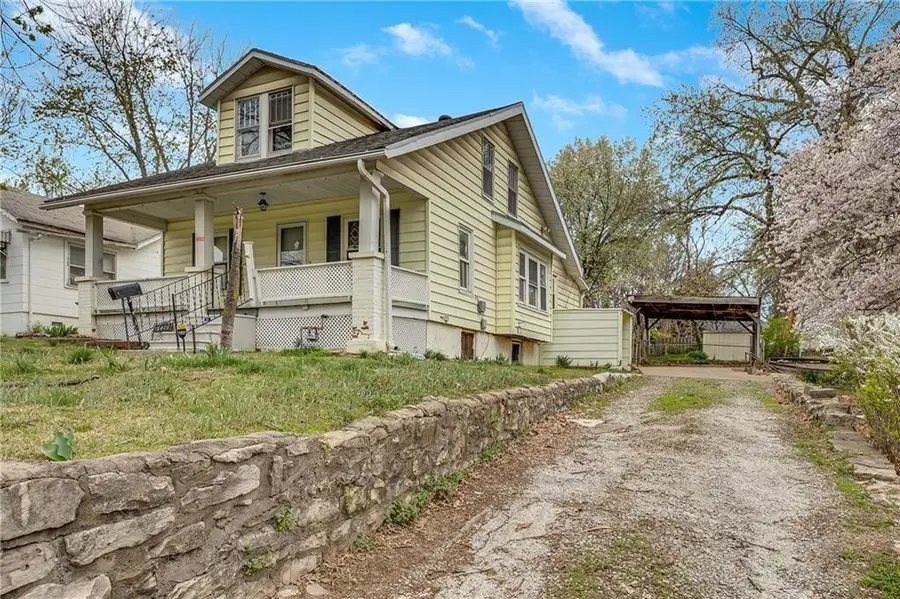 8406 Independence Avenue, Kansas City, MO 64125 - #2