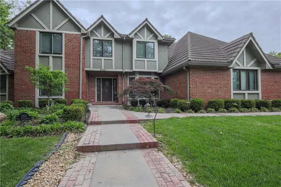 2305 W 127th Street, Leawood, KS 66209 - #2