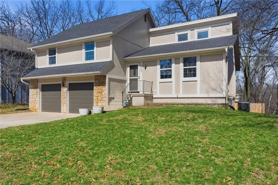 8604 NW 81st Terrace, Kansas City, MO 64152 - #2