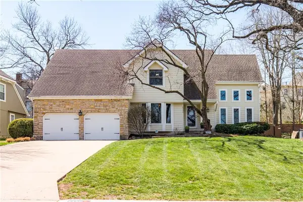 8336 Rosehill Road, Lenexa, KS 66215