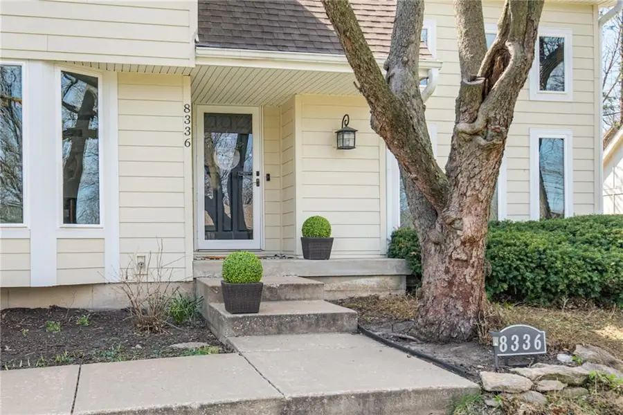 8336 Rosehill Road, Lenexa, KS 66215 - #2